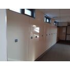 Habillage mural en alu laqué pour cuisine collectivité